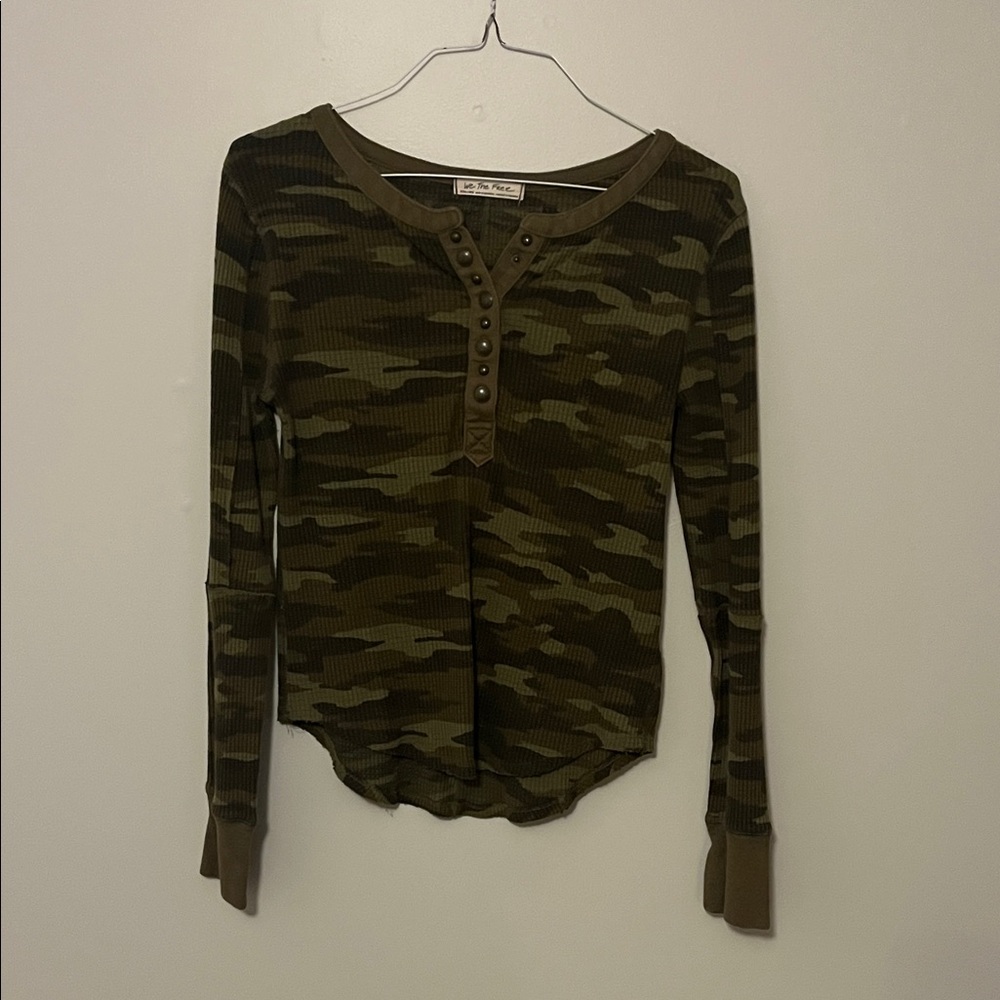 Like new We the Free thermal tee